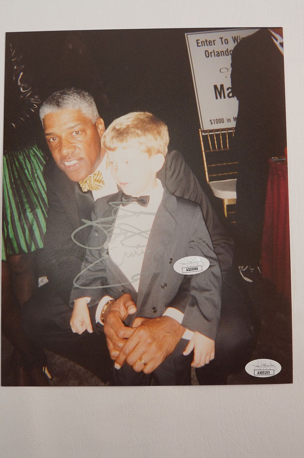 Lot 159: Julius Erving AUTOGRAPHED 8 x 10 Color Photo w/COA