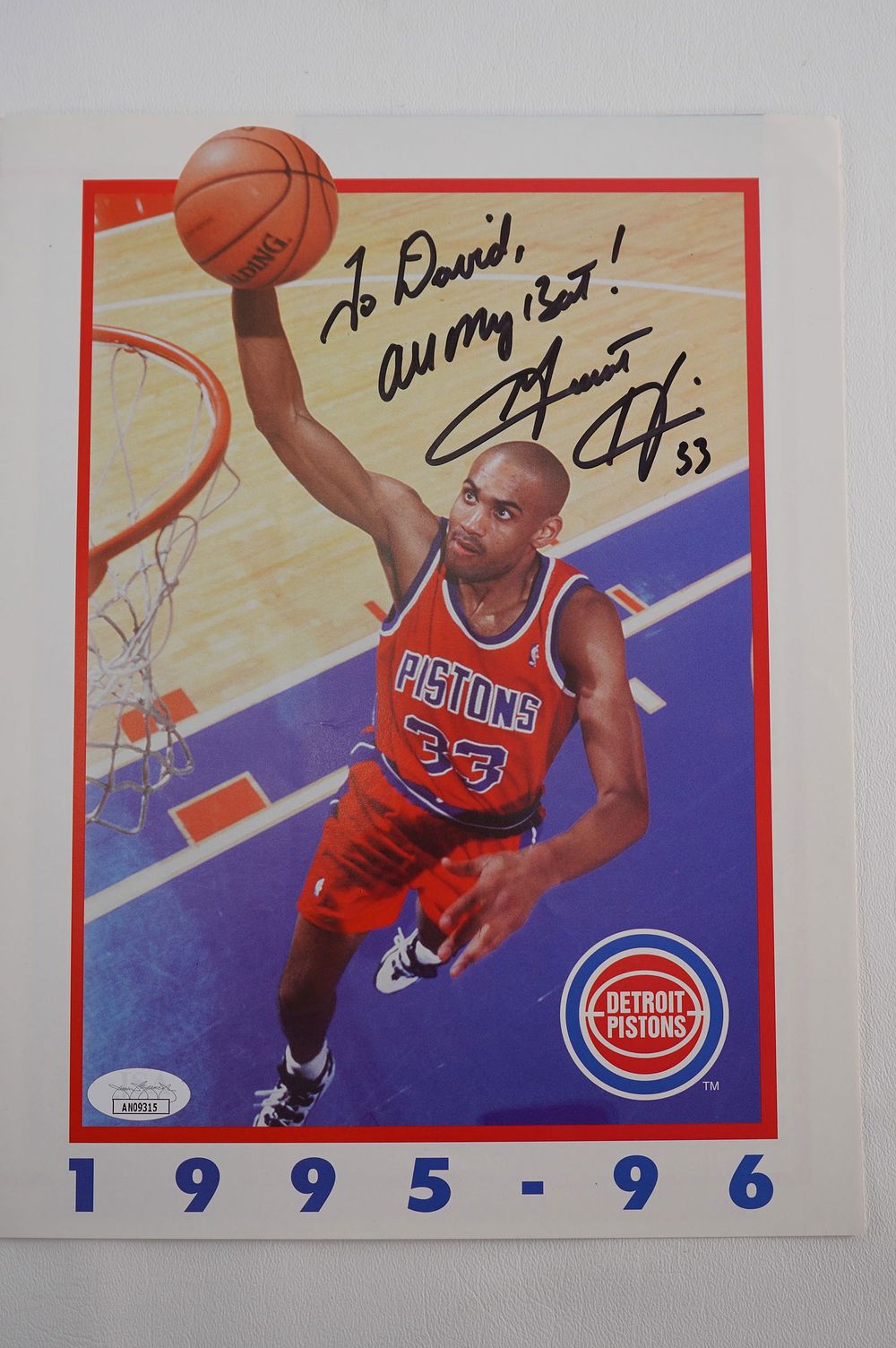 Lot 163: Grant Hill No. 33 AUTOGRAPHED 8.5 x 11 Color Photo Detroit Pistons w/COA