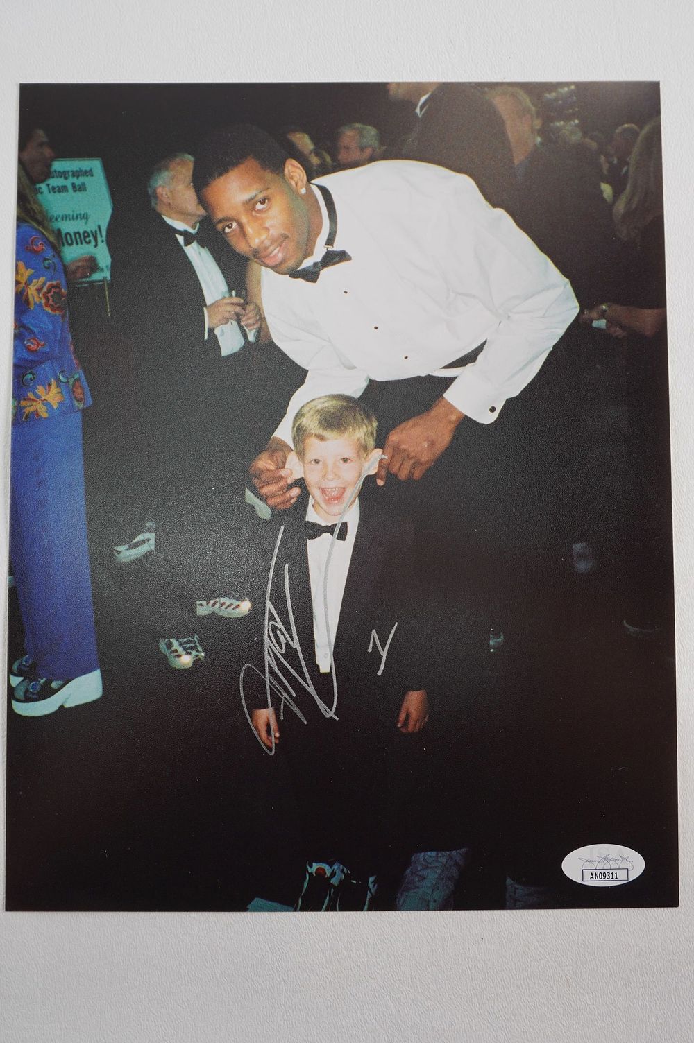 Lot 170: Tracy McGrady AUTOGRAPHED 8 x 10 Color Photo w/COA