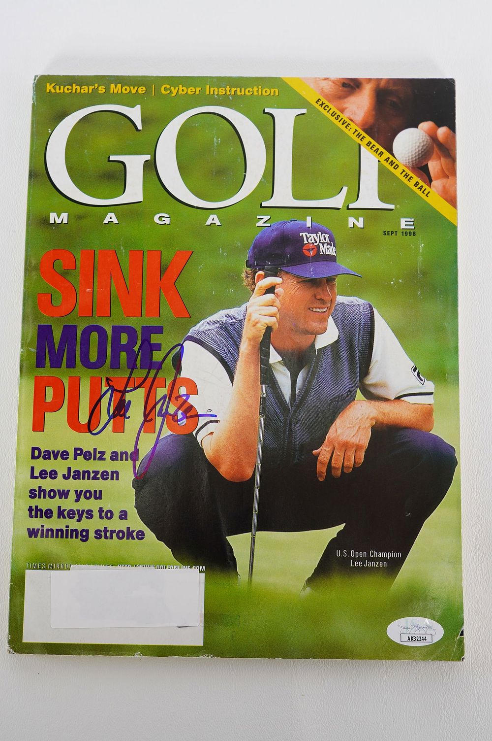 Lot 229: Lee Janzen AUTOGRAPHED Magazine w/COA