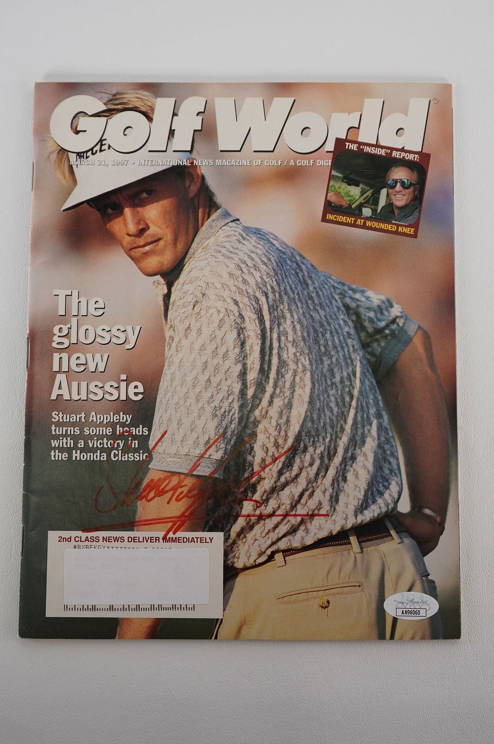 Lot 230: Stuart Appleby AUTOGRAPHED Magazine w/COA
