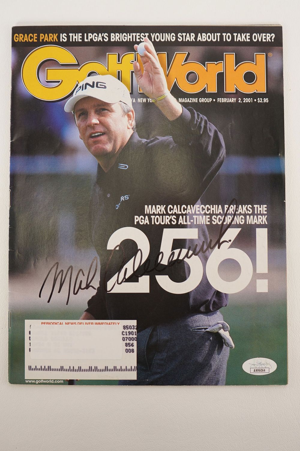 Lot 233: Mark Calcavecchia AUTOGRAPHED Magazine w/COA