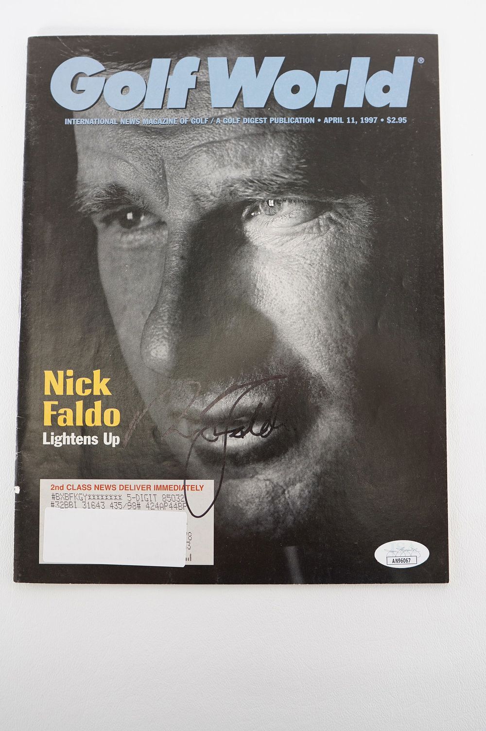 Lot 235: Nick Faldo AUTOGRAPHED Magazine w/COA