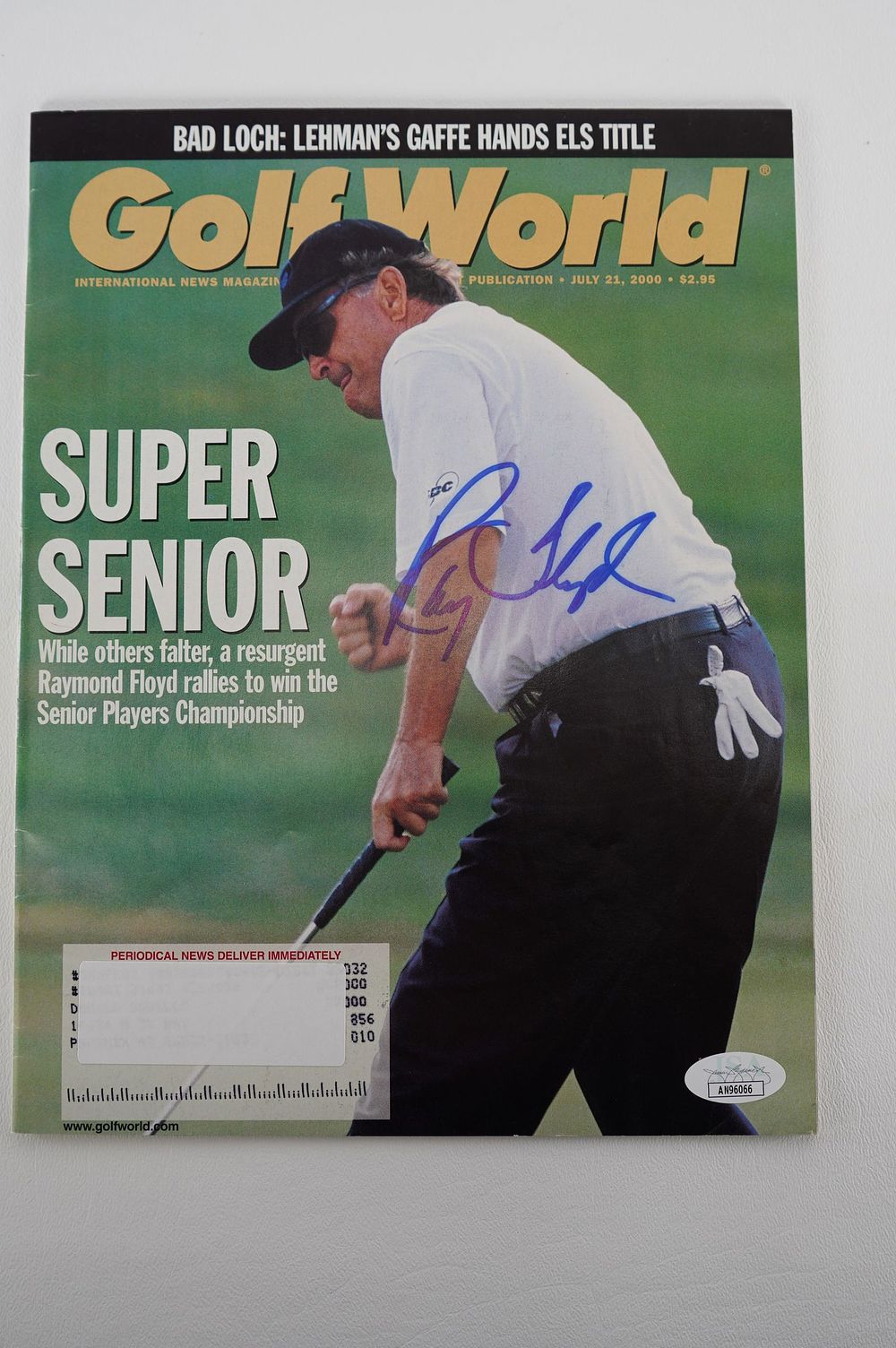 Lot 236: Ray Floyd AUTOGRAPHED Magazine w/COA