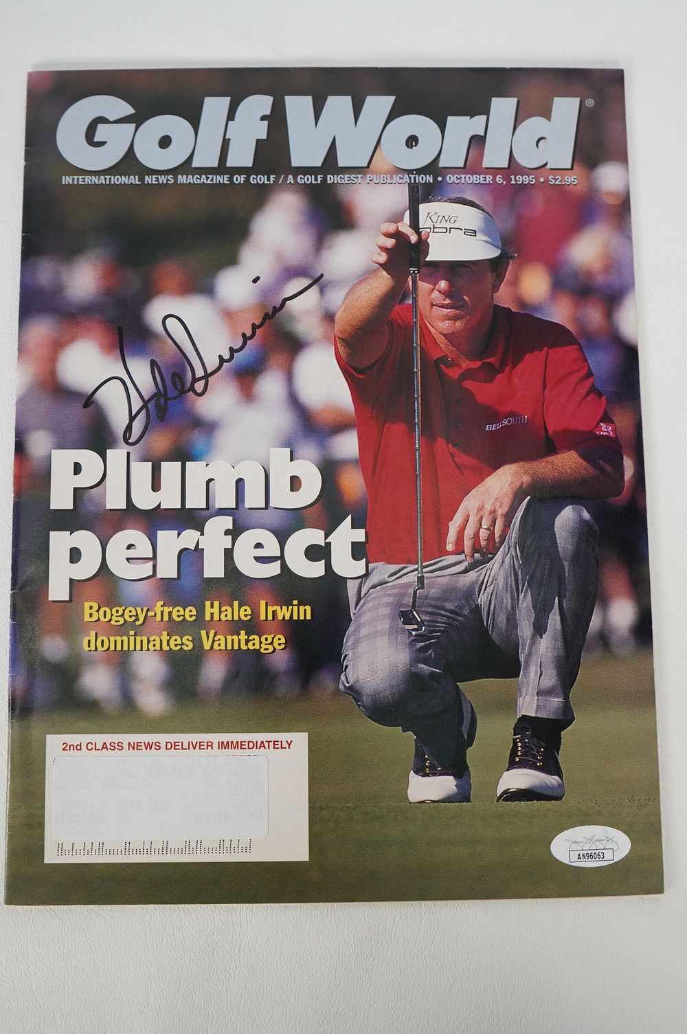 Lot 239: Hale Irwin AUTOGRAPHED Magazine w/COA