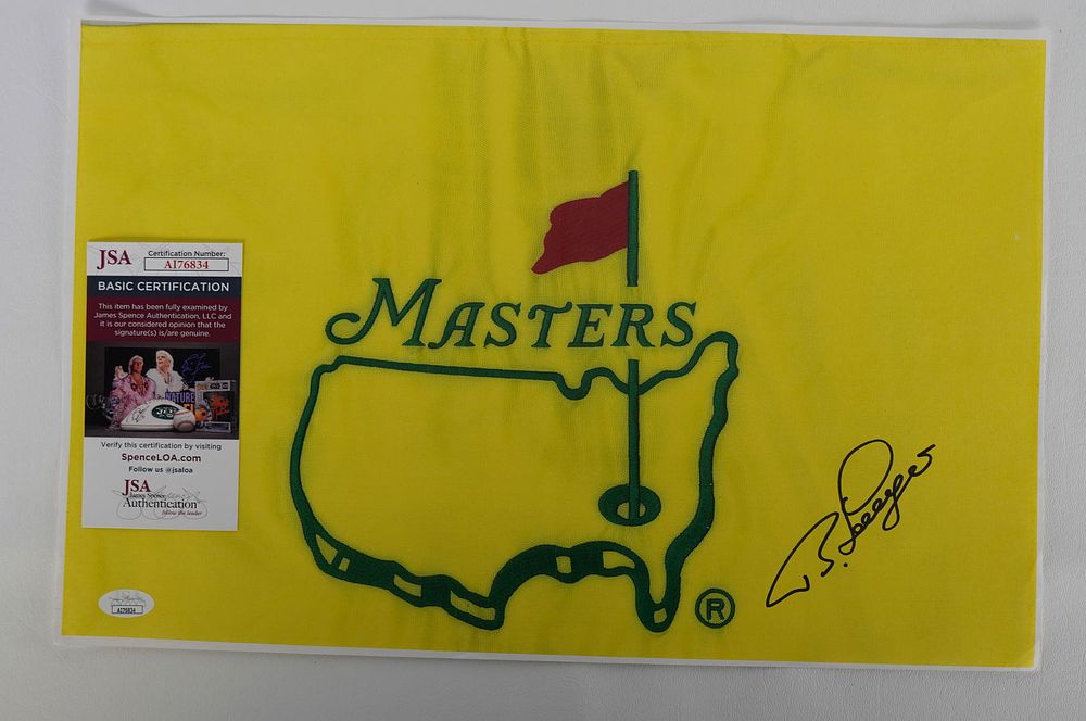 Lot 246: Bernhard Langer AUTOGRAPHED 11 x 17 Color Photograph w/COA