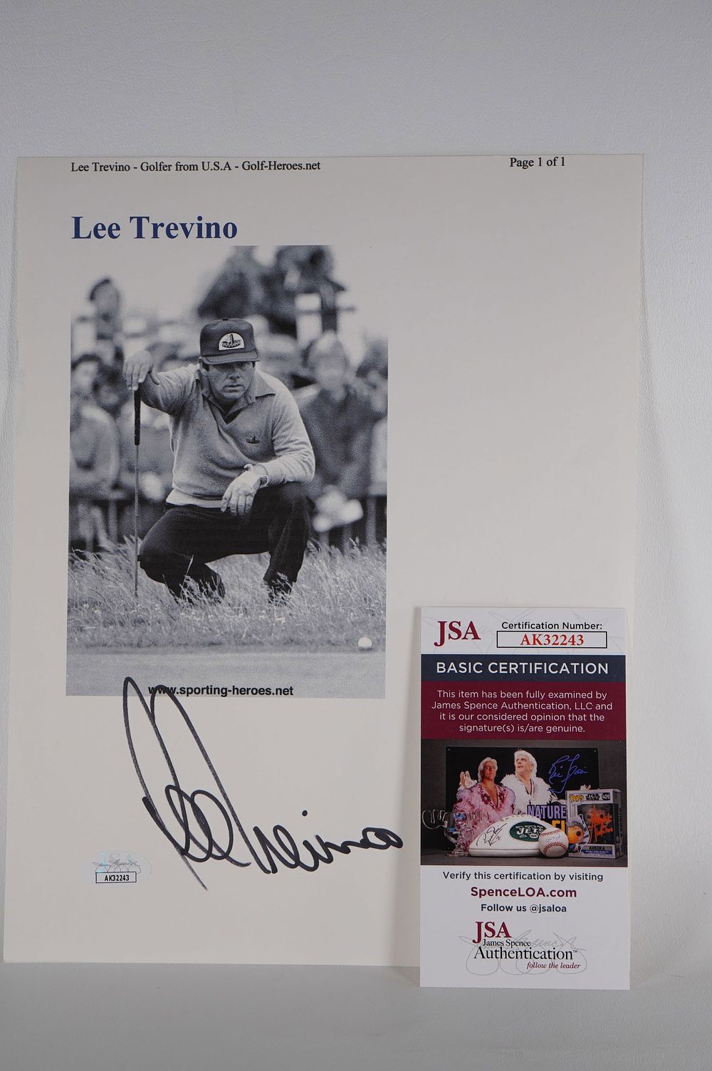 Lot 273: Lee Trevino AUTOGRAPHED Hand Signed B & W Photo w/COA