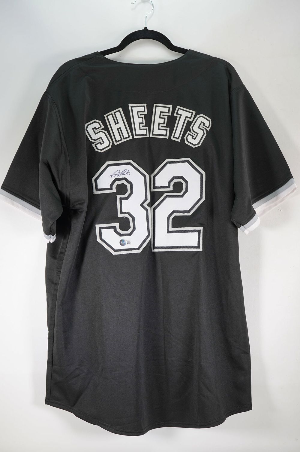 Lot 291: Gavin Sheets No. 32 Chicago White Sox AUTOGRAPHED Jersey w/COA