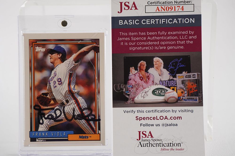 Lot 378: Frank Viola No. 29 New York Mets AUTOGRAPHED Trading Card w/COA