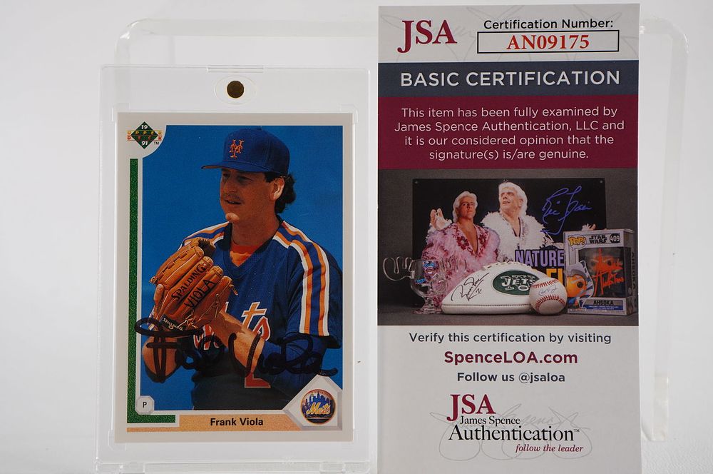 Lot 379: Frank Viola No. 29 New York Mets AUTOGRAPHED Trading Card w/COA