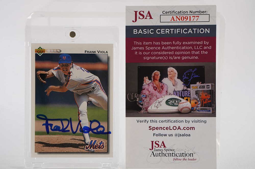 Lot 380: Frank Viola No. 29 New York Mets AUTOGRAPHED Trading Card w/COA