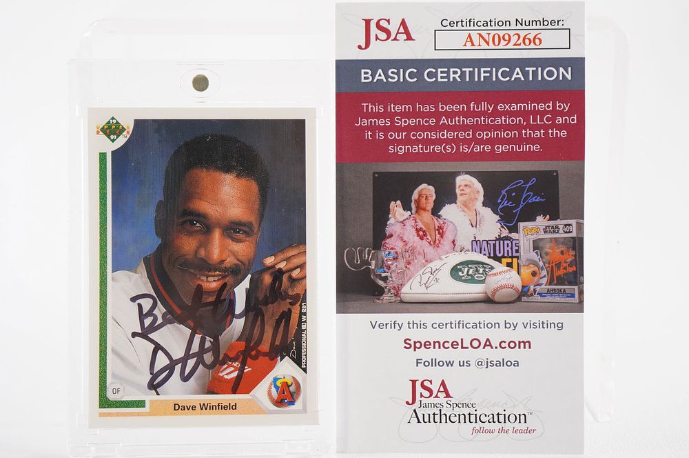 Lot 381: Dave Winfield No. 32 California Angels AUTOGRAPHED Trading Card w/COA