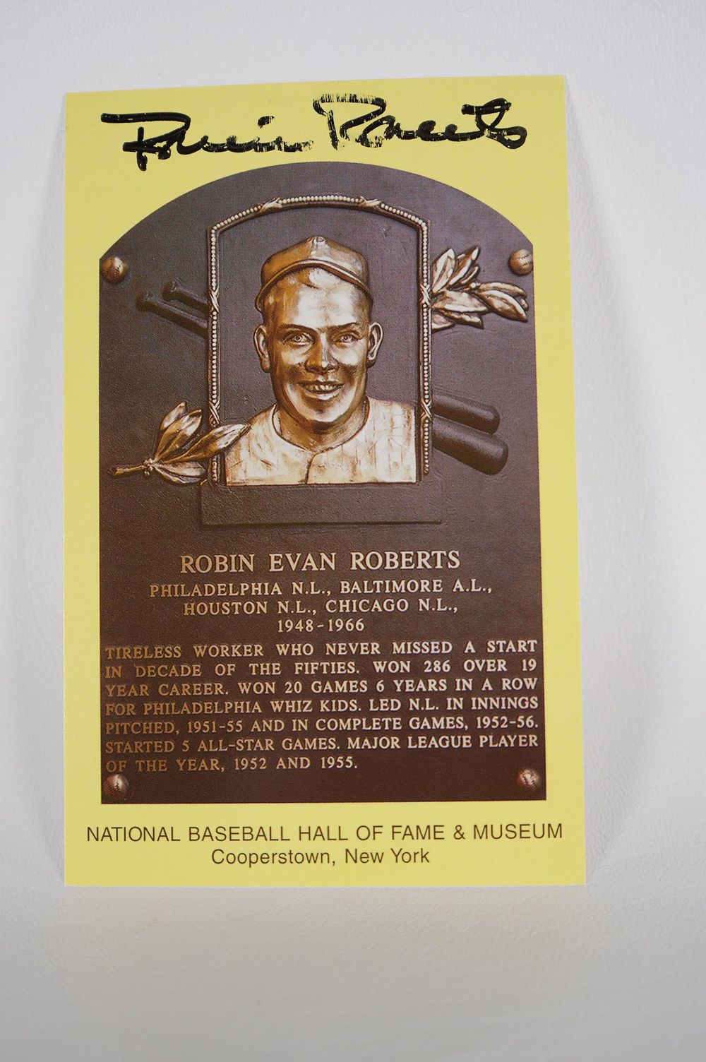 Lot 427: Robin Roberts AUTOGRAPHED Photo of Plaque w/COA