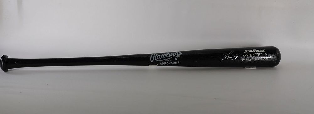 Lot 428G: Ken Griffey Jr. AUTOGRAPHED Baseball Bat