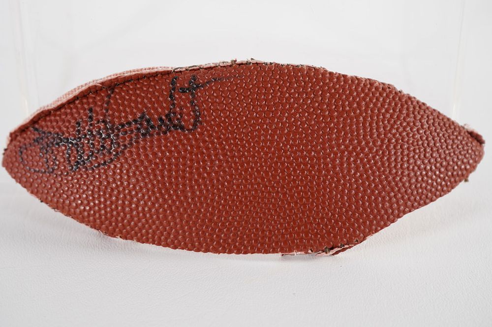 Lot 462: Willie Gault AUTOGRAPHED Ball Panel w/COA