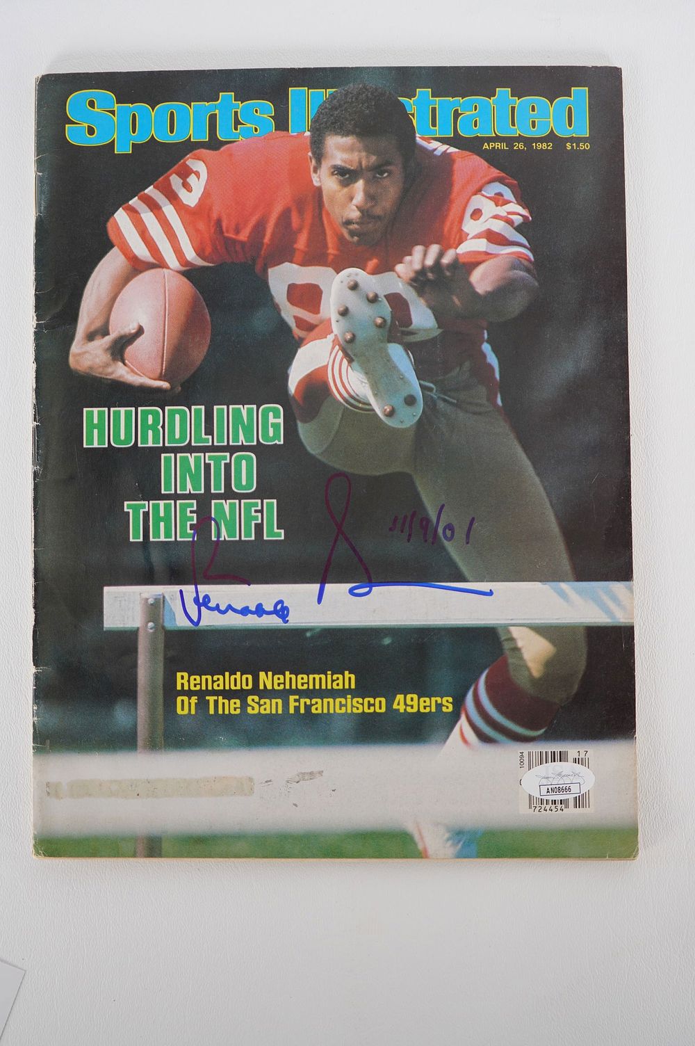 Lot 564: Renaldo Nehemiah No. 83 Autographed Magazine San Francisco 49ers w/COA