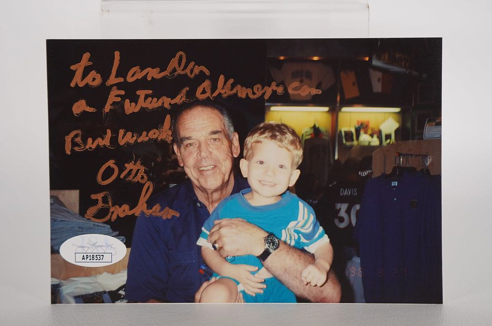 Lot 591: Otto Graham QB Cleveland Browns AUTOGRAPHED 4 x 6 Color Photo w/COA