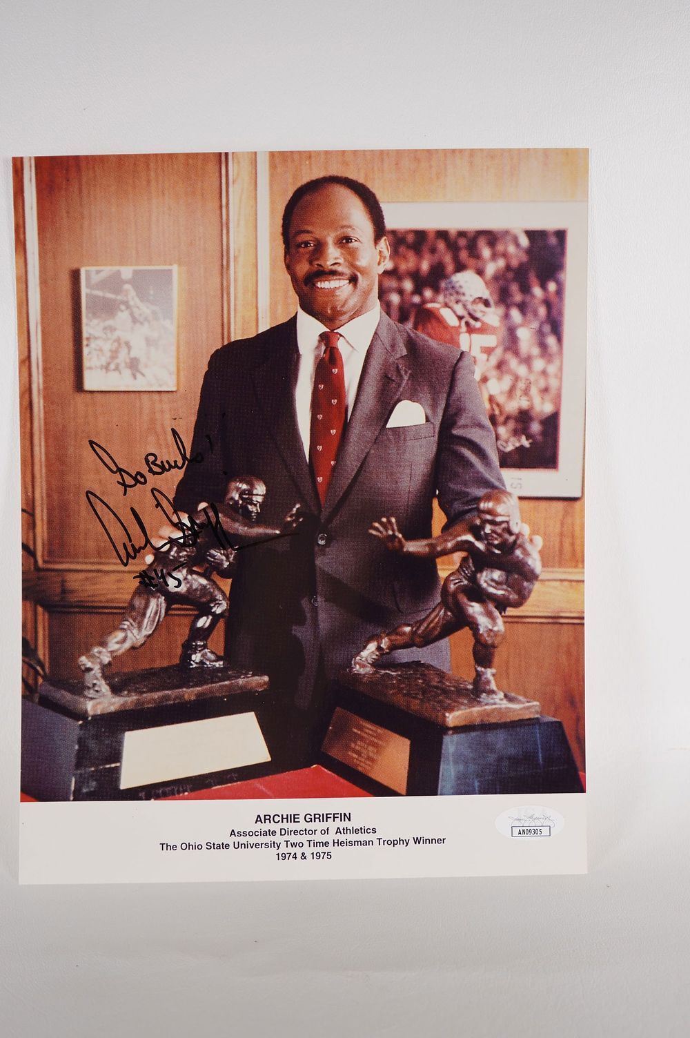 Lot 593: Archie Griffin AUTOGRAPHED 8 x 10 Color Photo w/COA