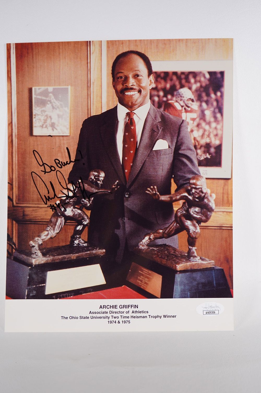 Lot 594: Archie Griffin AUTOGRAPHED 8 x 10 Color Photo w/COA