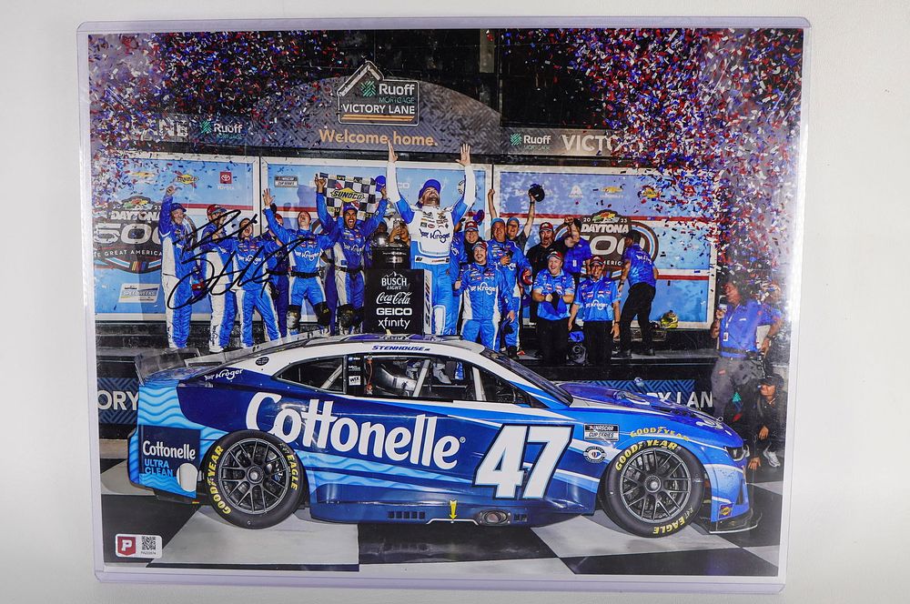 Lot 688: Ricky Stenhouse Jr. AUTOGRAPHED 14 x 11 Color Photo w/COA