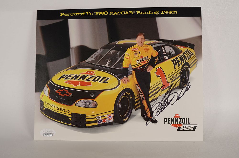 Lot 712: Steve Park No. 1 AUTOGRAPHED 10 x 8 Color Photo w/COA