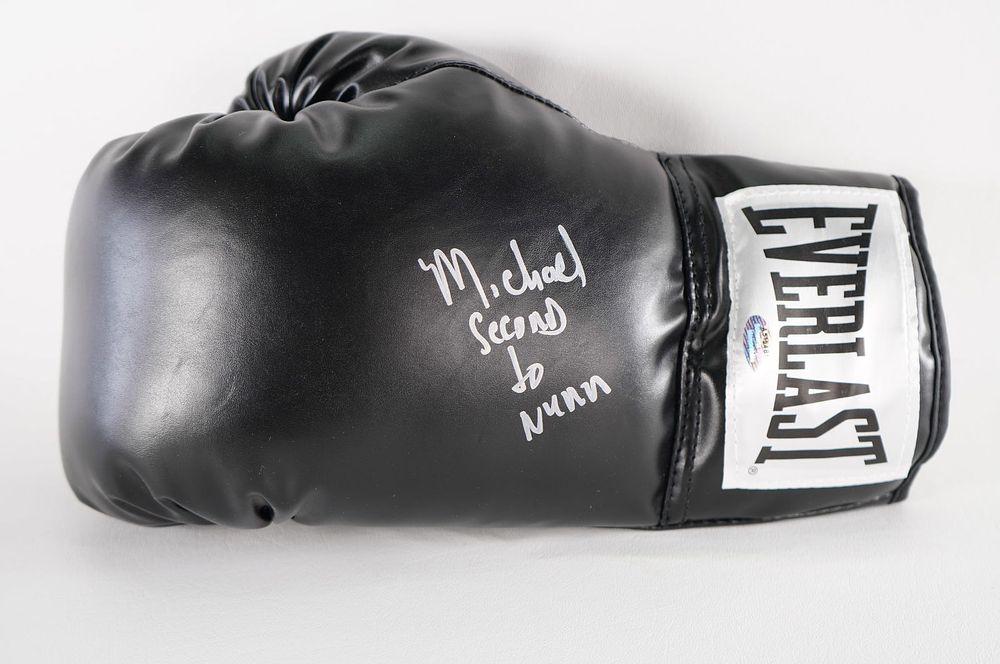 Lot 734: Michael Nunn AUTOGRAPHED Boxing Glove w/COA