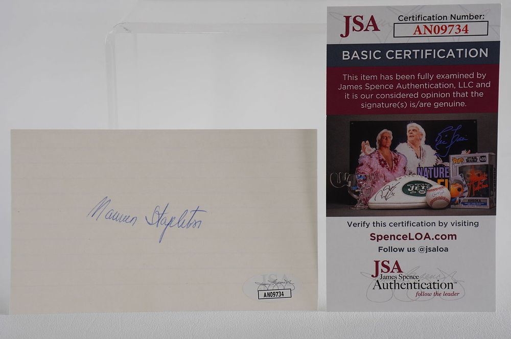 Lot 824: Maureen Stapleton AUTOGRAPHED Index Card All in the Family Actress w/COA