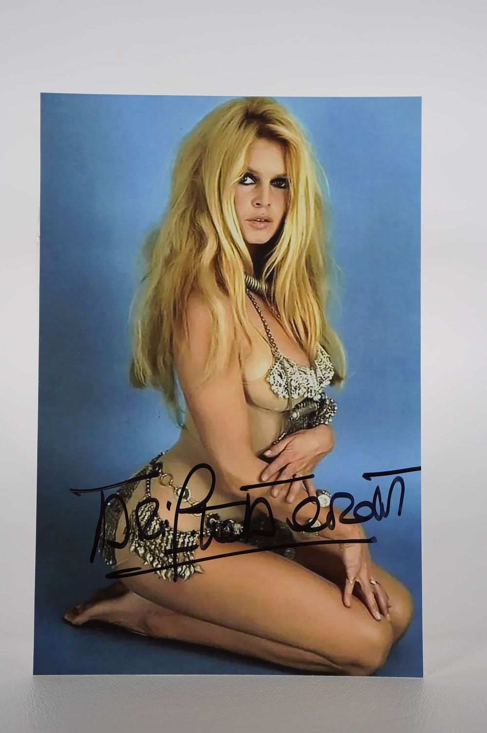 Lot 852: Brigitte Bardot, Actress/Singer AUTOGRAPHED 4 x 6 Color Photo w/COA