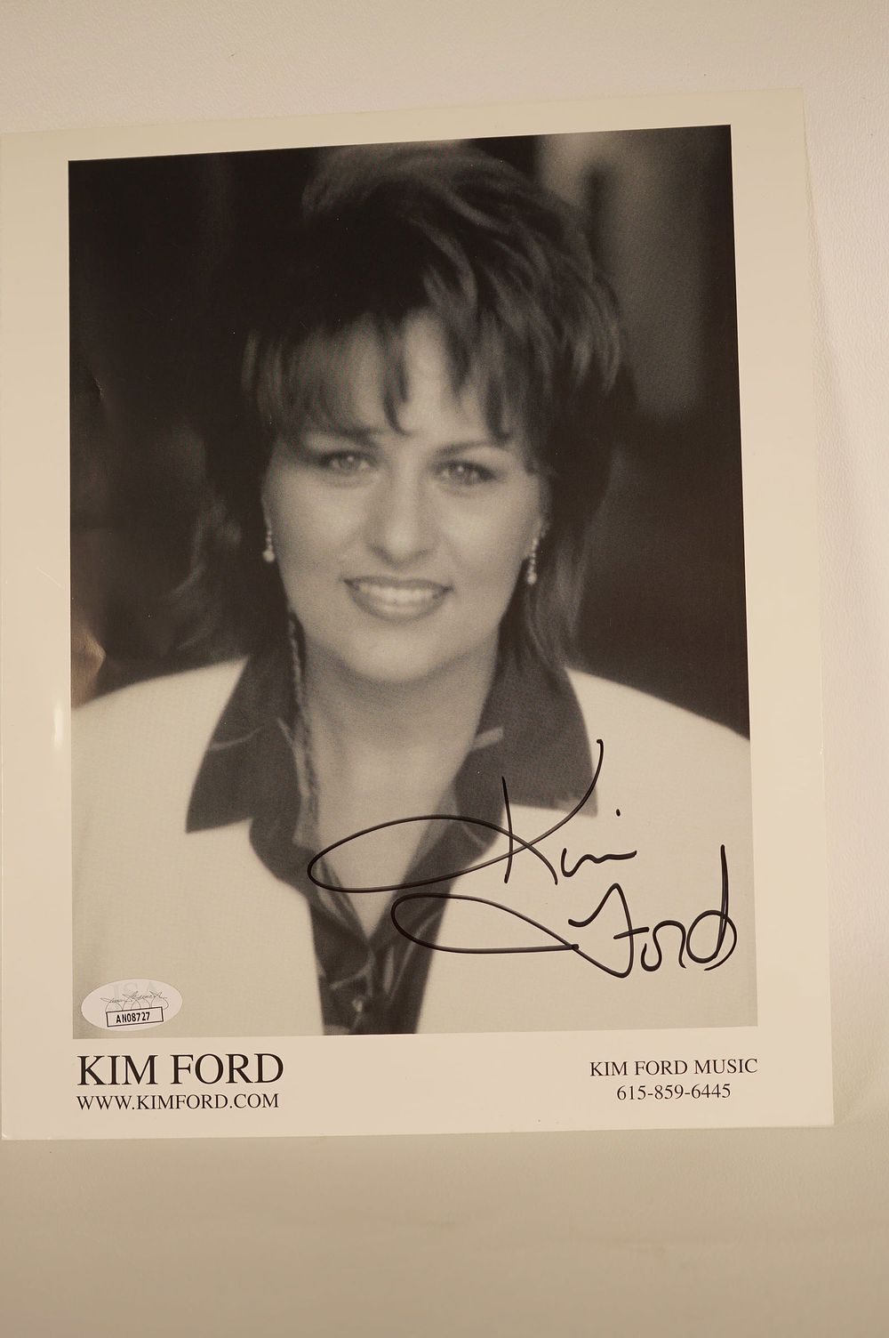 Lot 866: Kim Ford, Musician AUTOGRAPHED 8 x 10 B & W Photo w/COA
