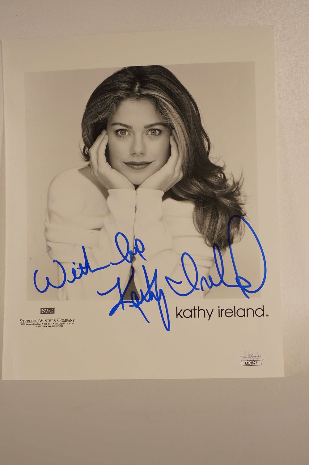 Lot 873: Kathy Ireland, Supermodel, Actress/Author AUTOGRAPHED 8 x 10 B & W Photo w/COA
