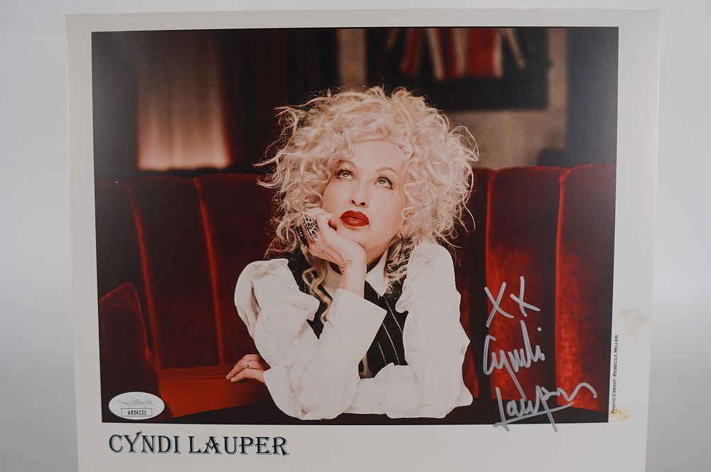 Lot 876: Cyndi Lauper, Singer/Songwriter AUTOGRAPHED 10 x 8 Color Photo w/COA
