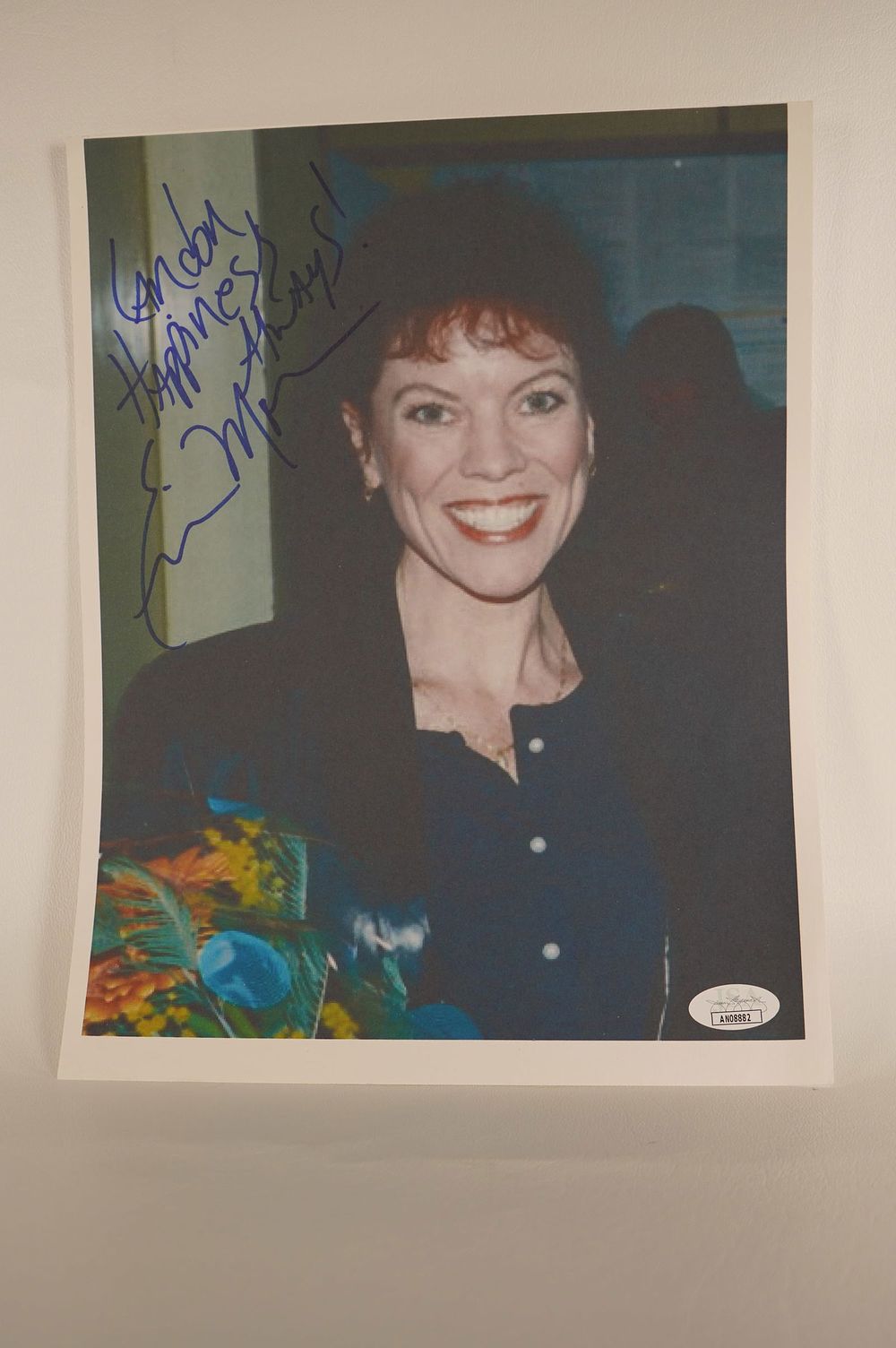Lot 889: Erin Moran, Happy Days, Actress AUTOGRAPHED 8.5 x 11 Color Photo w/COA