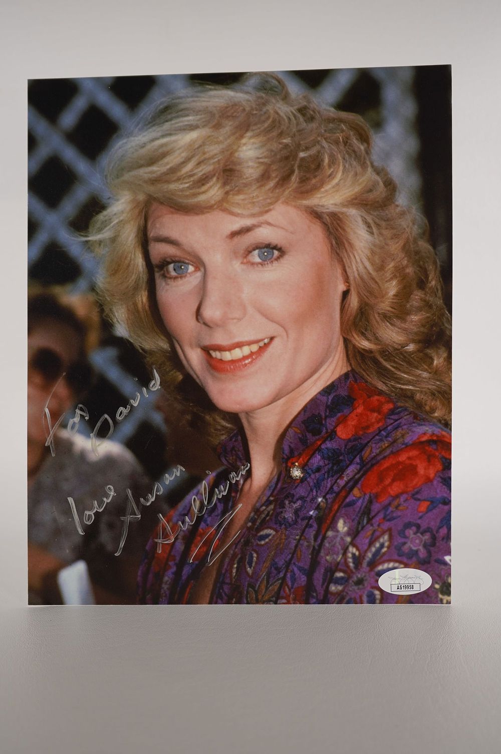 Lot 905: Susan Sullivan, Falcon Crest, AUTOGRAPHED 8 x 10 Color Photo, Actress w/COA