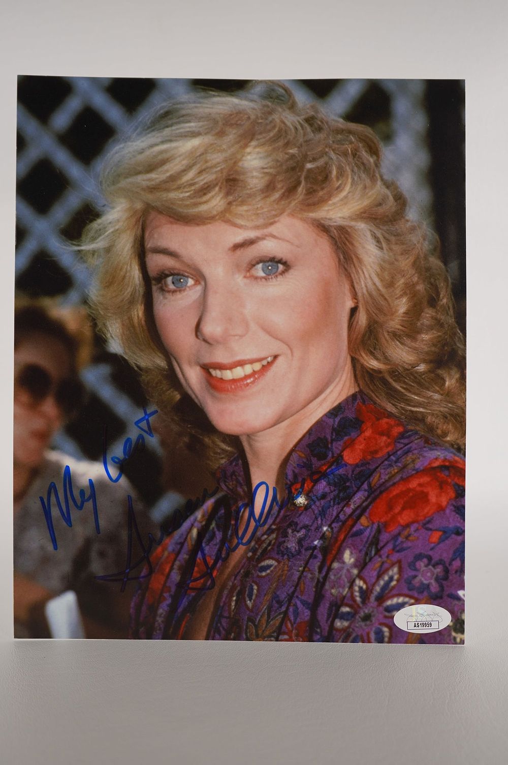 Lot 906: Susan Sullivan, Falcon Crest, AUTOGRAPHED 8 x 10 Color Photo, Actress w/COA