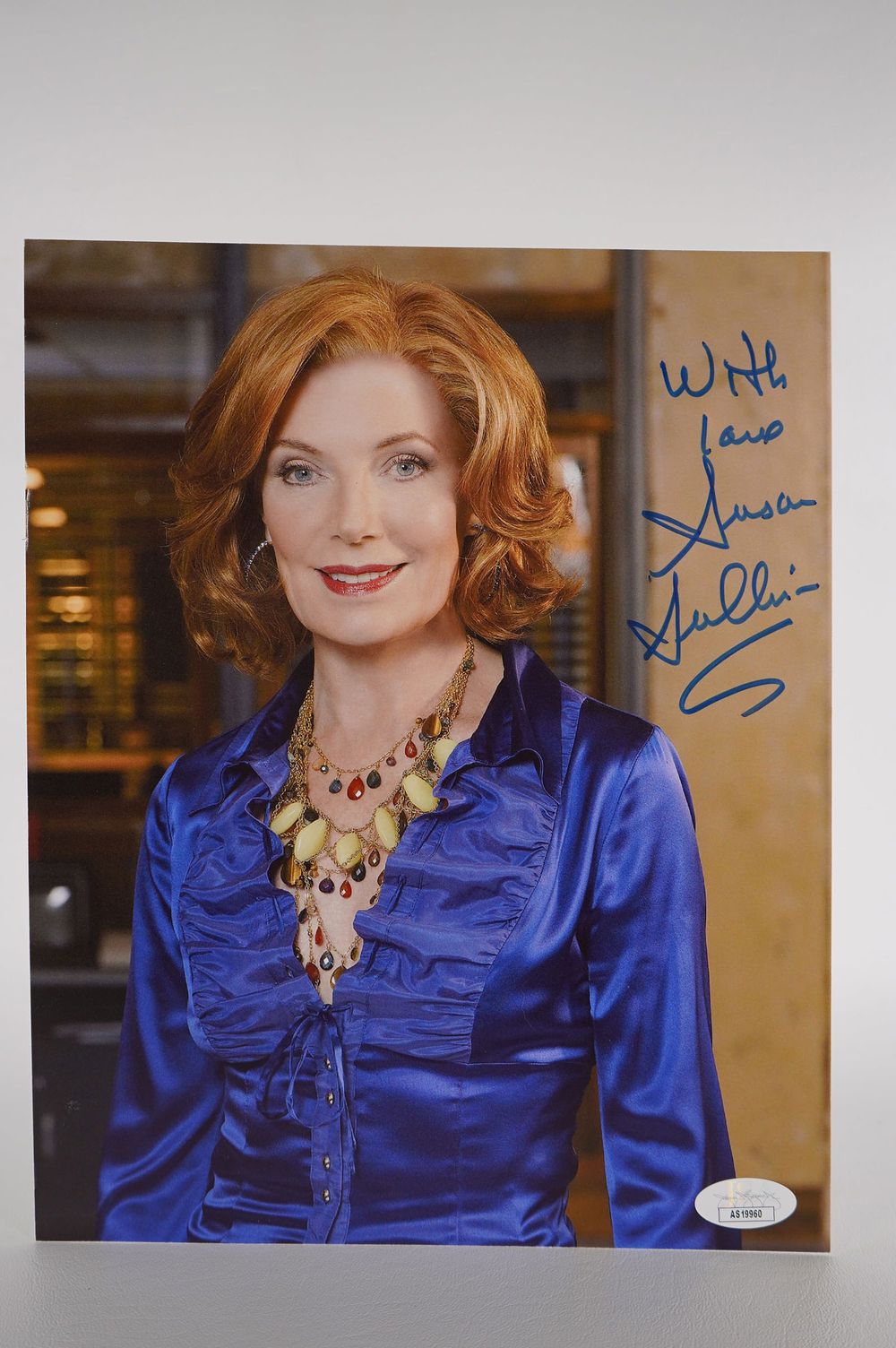 Lot 907: Susan Sullivan, Falcon Crest, AUTOGRAPHED 8 x 10 Color Photo, Actress w/COA