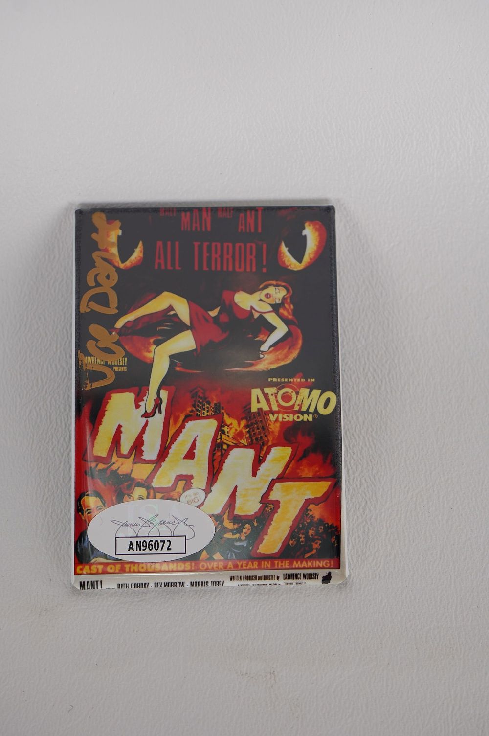 Lot 910: Joe Dante, Directed Gremlins, Matinee, Innerspace, AUTOGRAPHED Magnet, Film Director w/COA