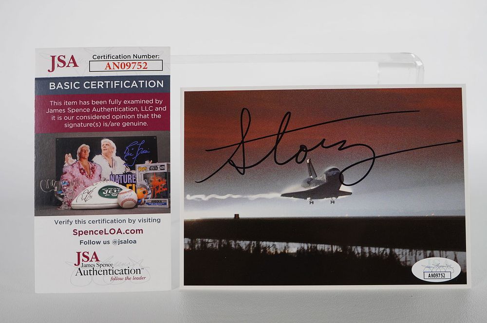 Lot 968: Story Musgrave, AUTOGRAPHED Postcard, Physician/Astronaut w/COA