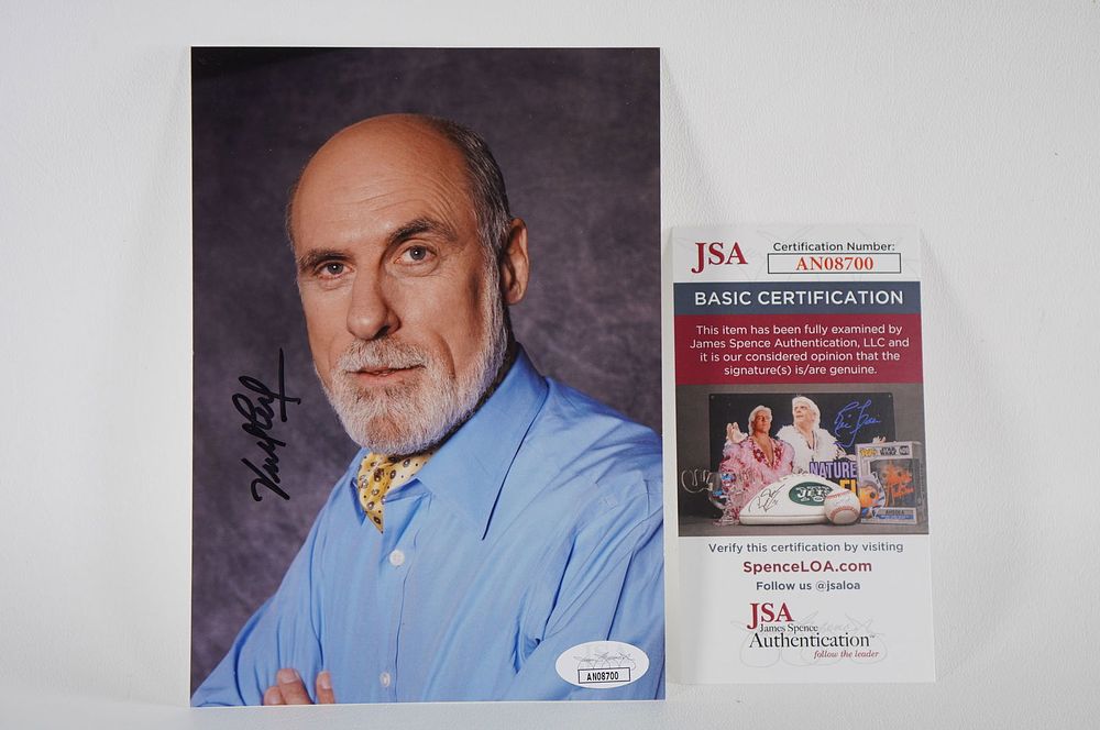Lot 974A: Vinton Cerf, AUTOGRAPHED 5 x 7 Color Photo, Invented Internet w/COA