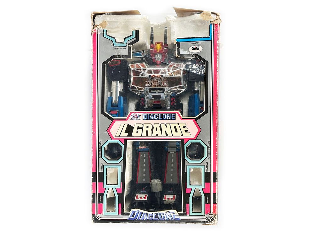Lot 184: Great Robot Base aka Il Grande Diaclone Robot