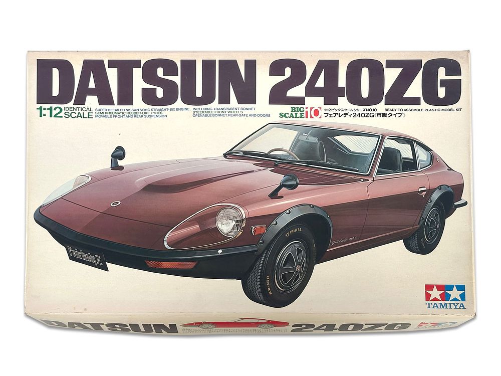 Lot 205: Datsun 240ZG Big Scale Model Kit, Tamiya