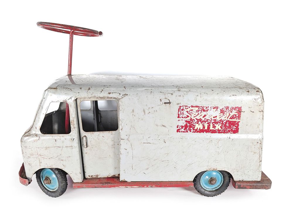 Lot 242: 1950's Pressed Steel Roberts Sealtest Milk Delivery Ride-On Toy Truck