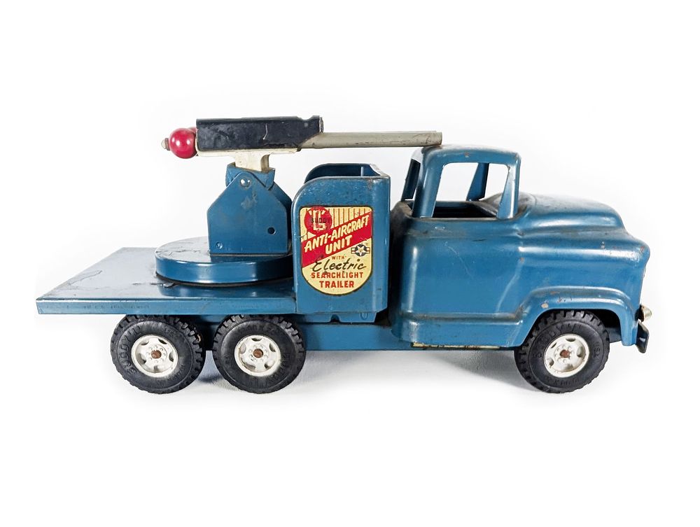 Lot 243: 1960's Pressed Steel Buddy L Anti-Aircraft Unit Truck