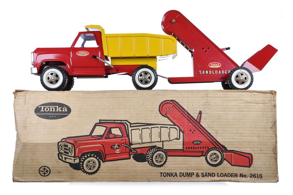 Lot 249: Tonka Pressed Steel No. 2616 Dump & Sand Loader Boxed
