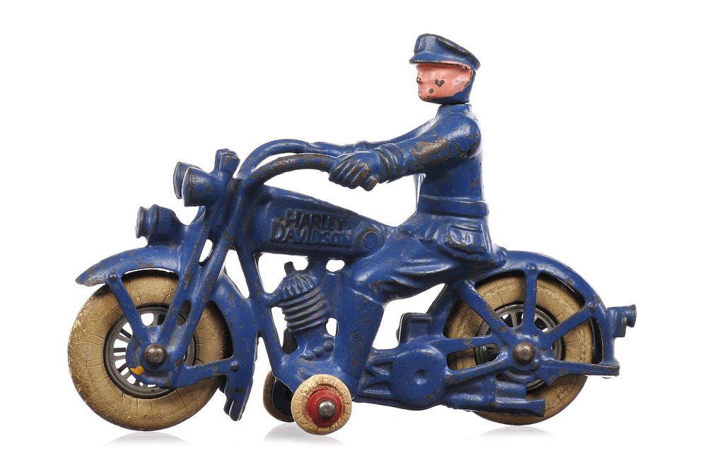 Lot 267: Hubley Cast Iron Harley-Davidson Motorcycle Cop w/Swivel Head