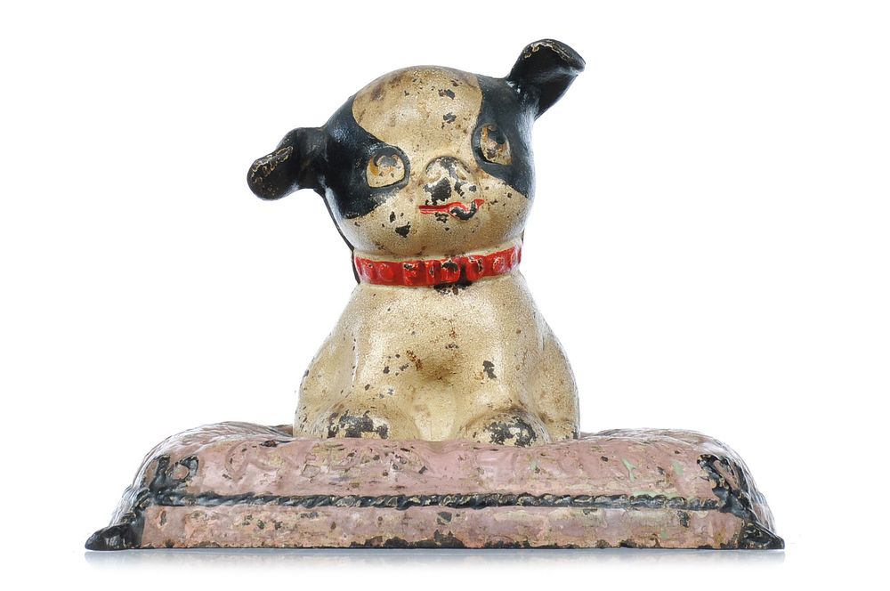 Lot 304: Hubley Cast Iron #32 Fido on Pillow Still Bank