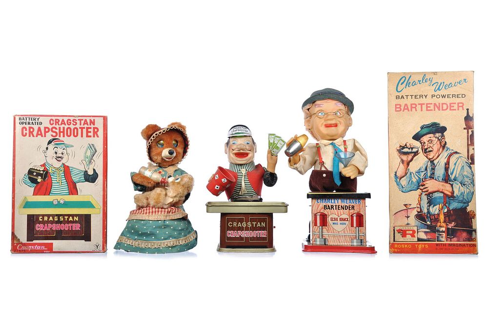 Lot 344: 3 Batt. Op. Mechanical Toys Charlie Weaver, Crapshooter, Mama Bear