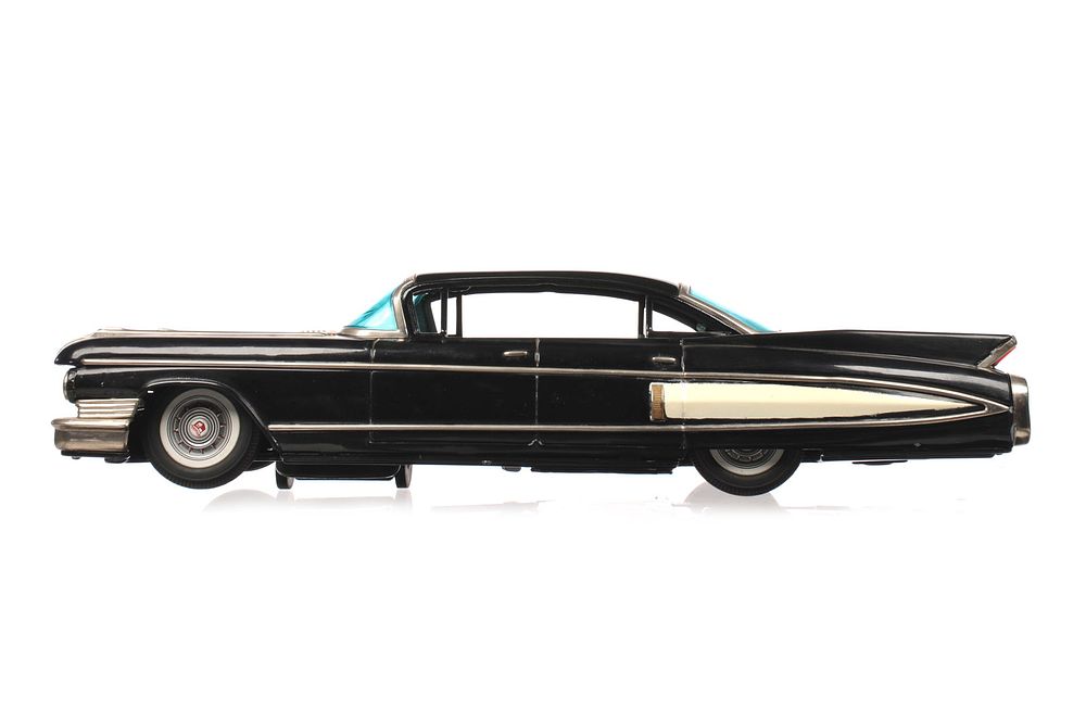 Lot 348: Yonezawa 1960s Tin Batt. Op. Black Cadillac Fleetwood Large 18"