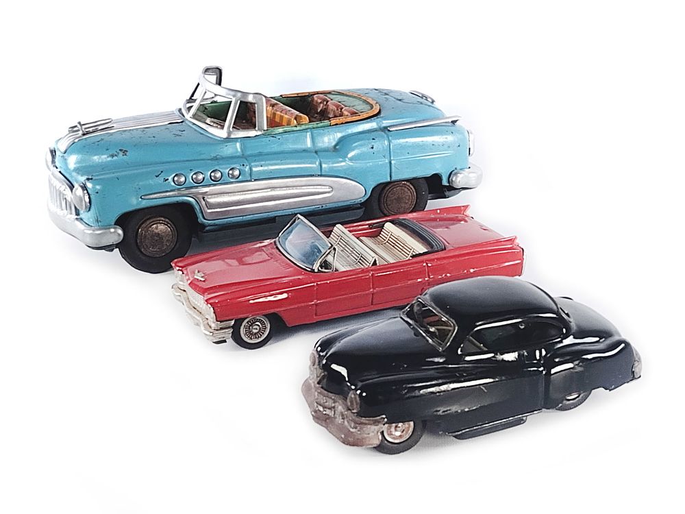 Lot 362: 3 Japanese Friction Vehicles: Bandai Cadillac, Aadsaon Caddy, Masudaya Buick