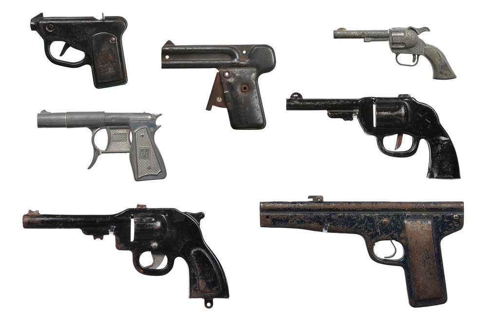 Lot 386: 7 Cap and Clicker Guns Wyandotte, Halco, Straits, Crossman, Acme