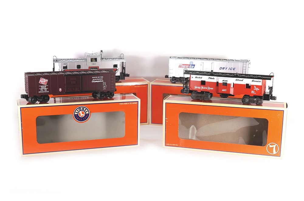 Lot 393: Lionel Passenger Cars 6-52246 6-19752 6-17658 2026112 NIB